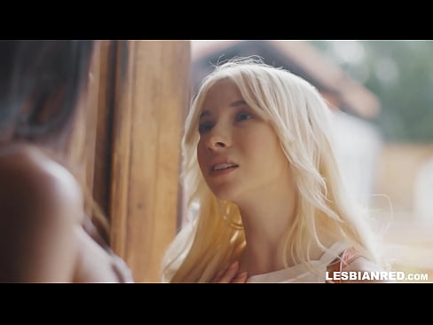 ❤️ Κορίτσι επιστρέφει στο σπίτι μετά από μερικούς μήνες και καταλήγει να τρώει το μουνί της μητριάς της ❤️  στο el.zoomporno.ru